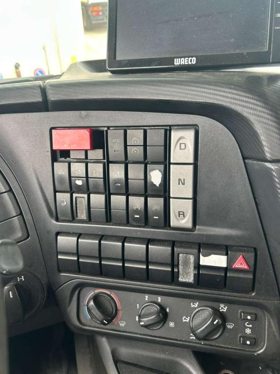 Iveco STRALIS HI-STREET 260S31 Photo 27