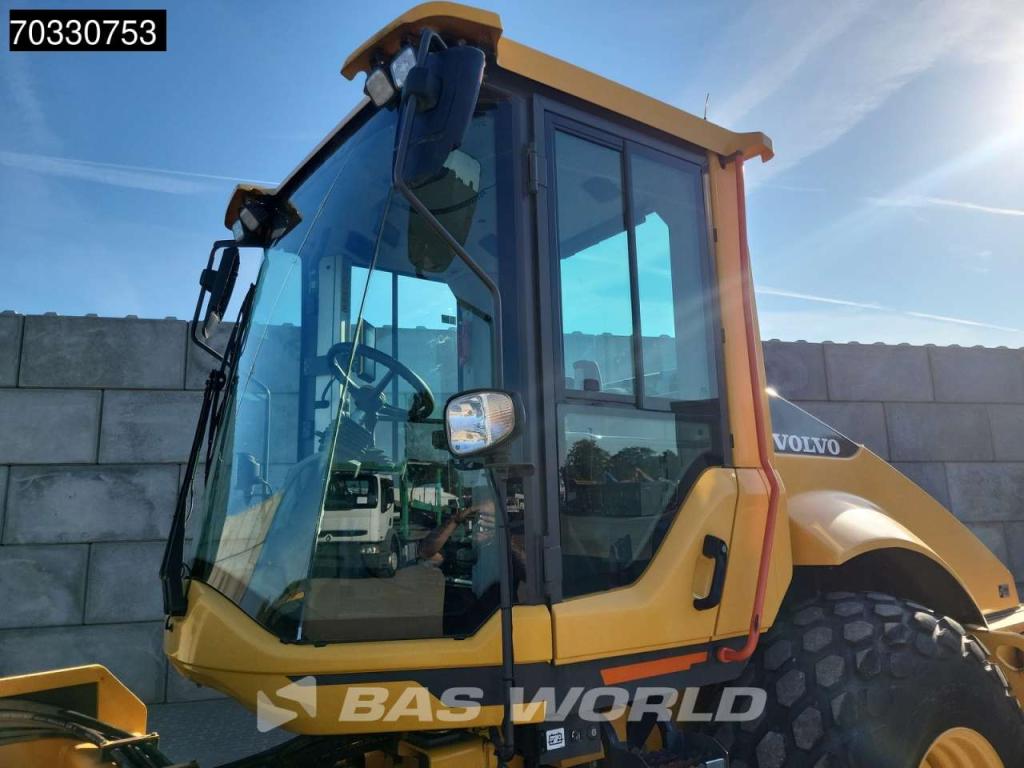 Volvo SD115 B A/C Photo 17