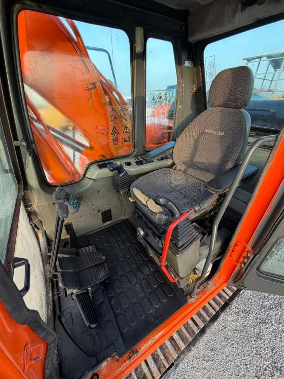 Komatsu PC200EN-6K Photo 14