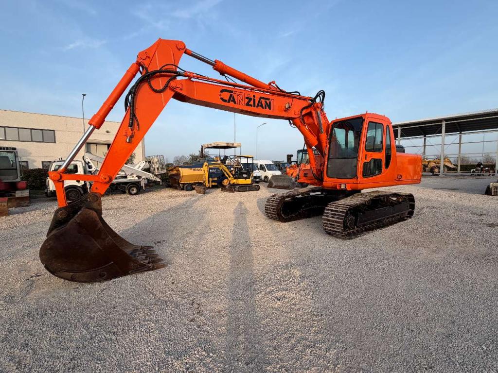 Komatsu PC200EN-6K Photo 6