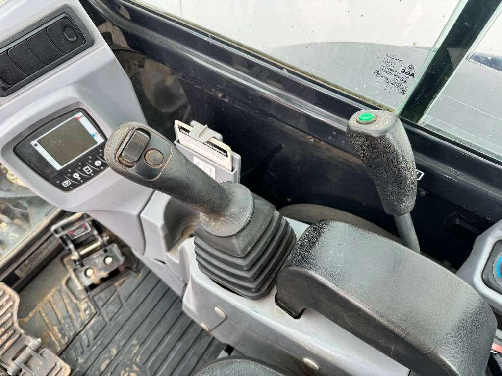 Kubota KX 037-4 - Hammer Lines / Quick Coupler Photo 10