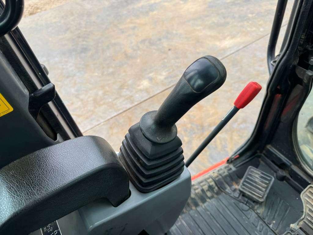 Kubota KX 037-4 - Hammer Lines / Quick Coupler Photo 9