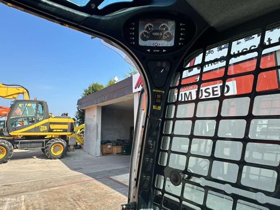 Bobcat T590 Photo 11