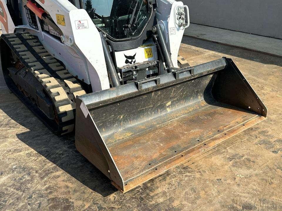 Bobcat T590 Photo 5
