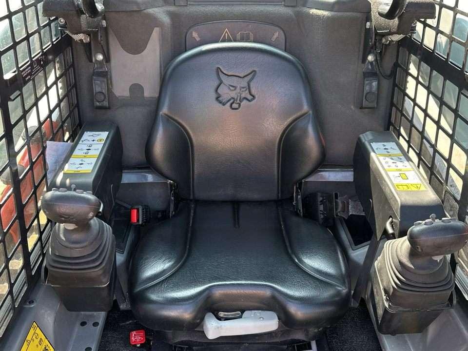 Bobcat T590 Photo 8