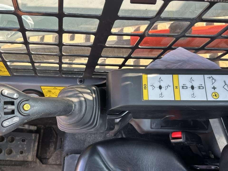 Bobcat T590 Photo 9
