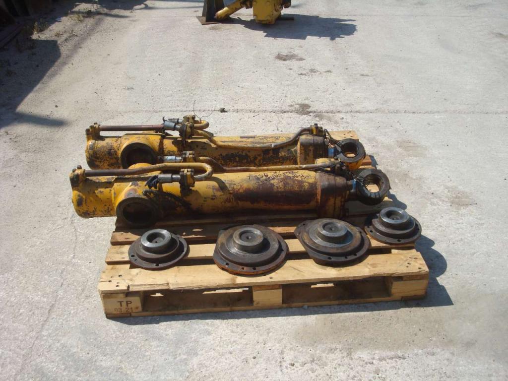 Lifting piston for CAT 955L Photo 5