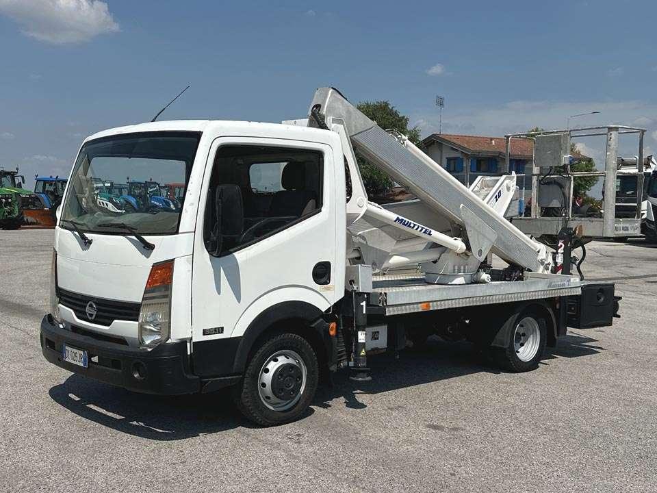 Nissan 35.11 Multitel MX200 Photo 1