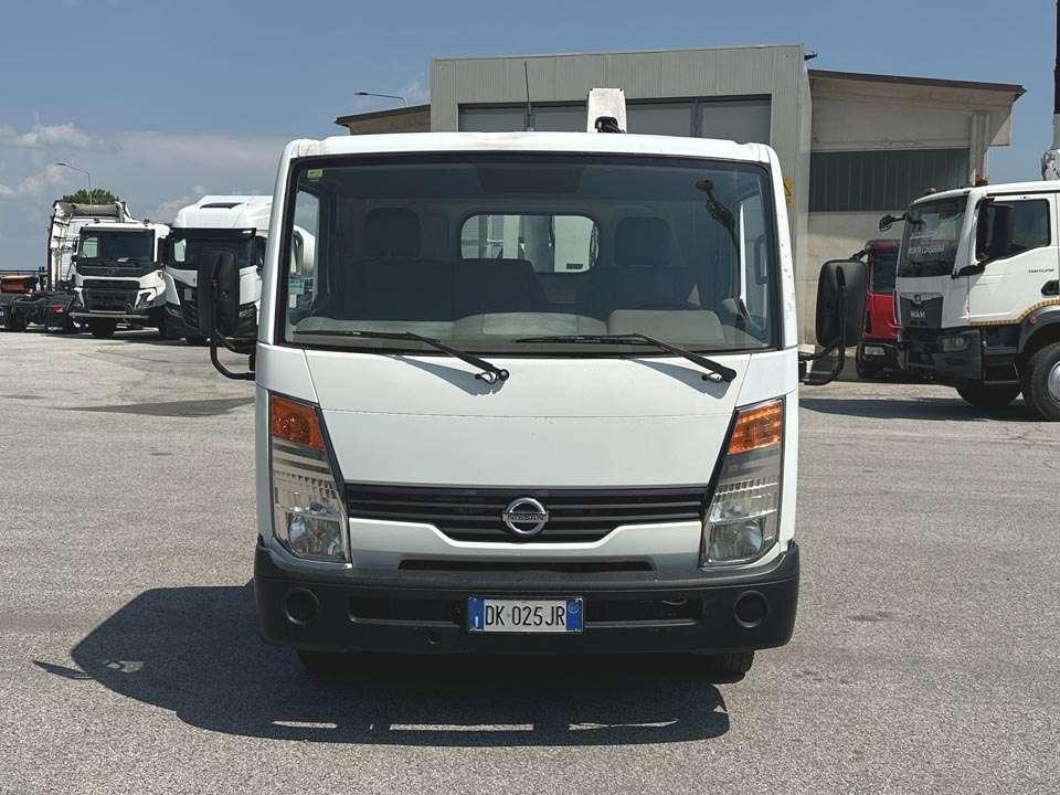 Nissan 35.11 Multitel MX200 Photo 18