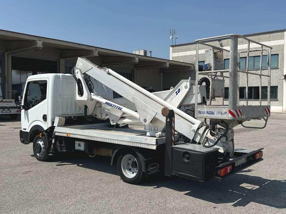 Nissan 35.11 Multitel MX200 Photo 3