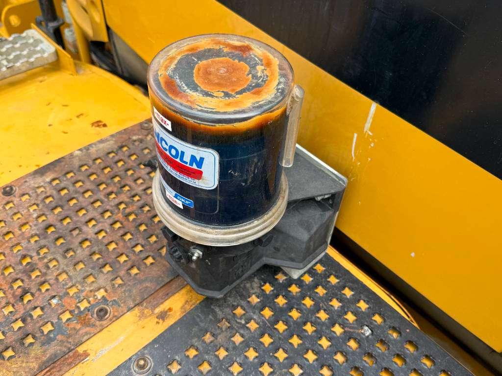 Caterpillar 735 - Automatic Greasing / Camera Photo 26