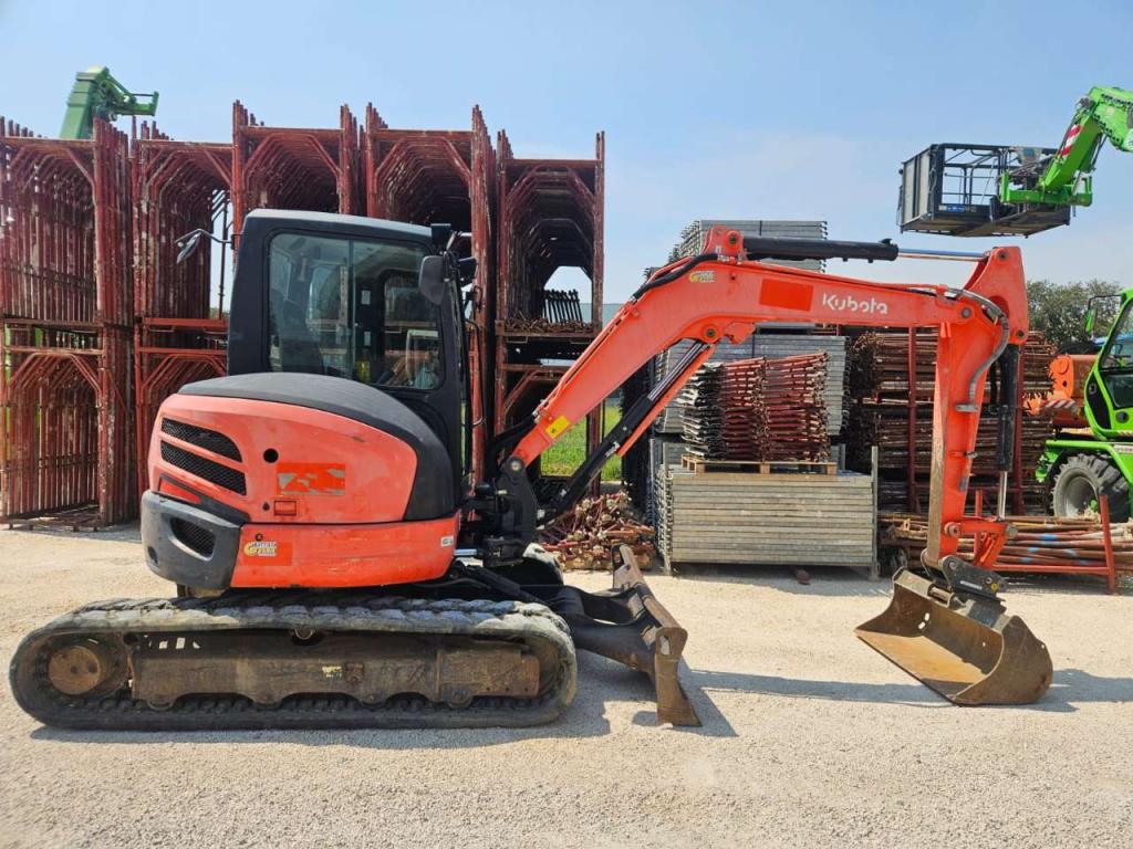 Kubota U48-4 Photo 3