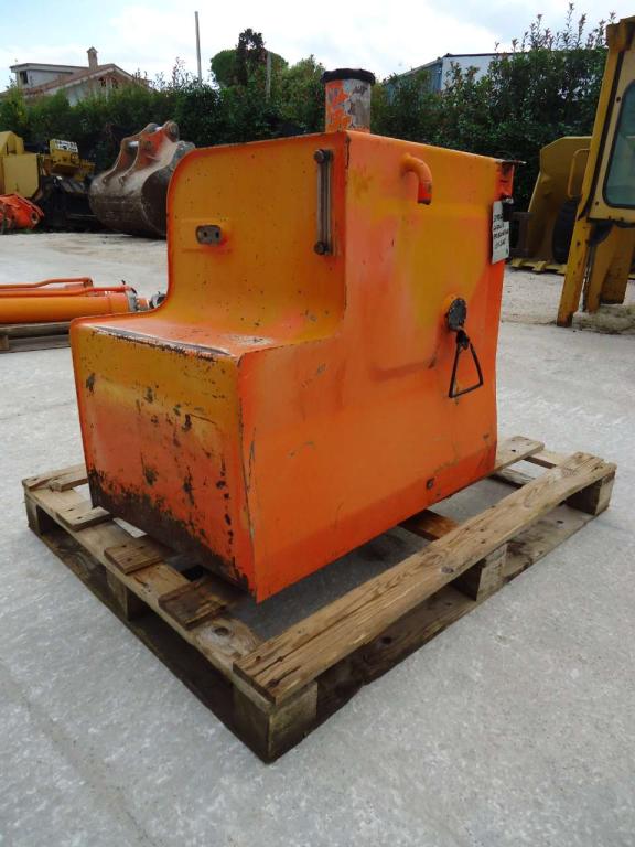 Diesel tank for Fiat Hitachi EX215 Photo 2