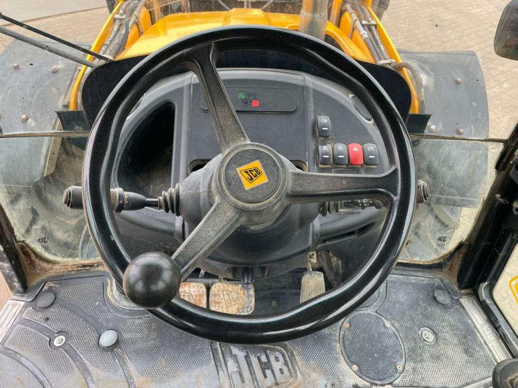 JCB 4CX Photo 21