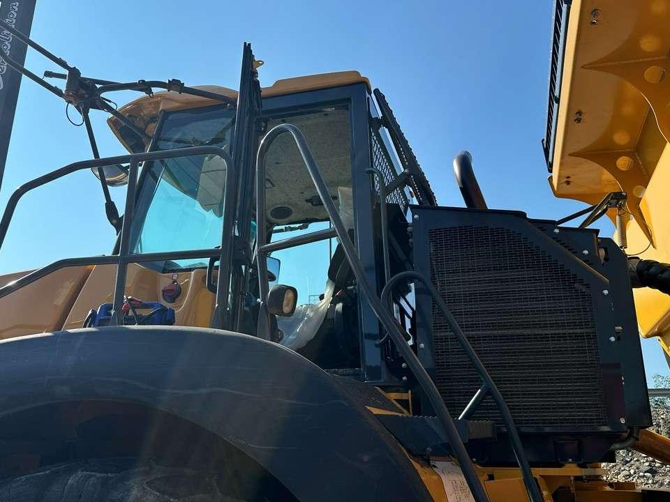 Bell B50E 6X6 Photo 12
