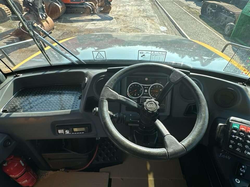 Bell B50E 6X6 Photo 15