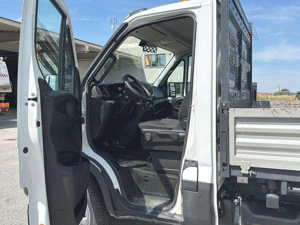 Iveco DAILY 35-140 4x2 Photo 11