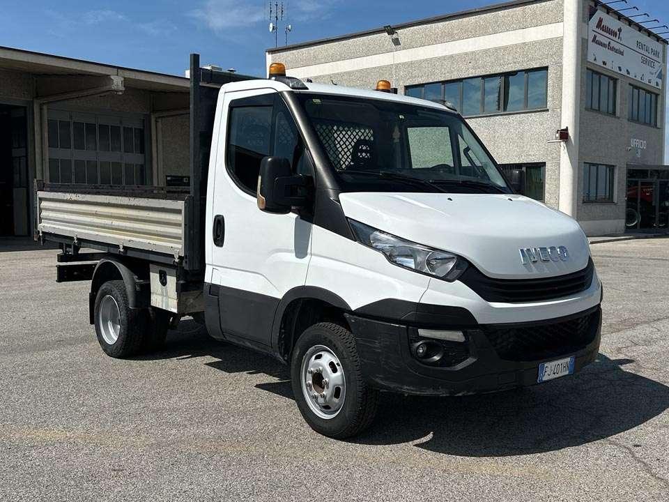 Iveco DAILY 35-140 4x2 Photo 16