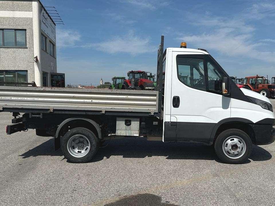 Iveco DAILY 35-140 4x2 Photo 18