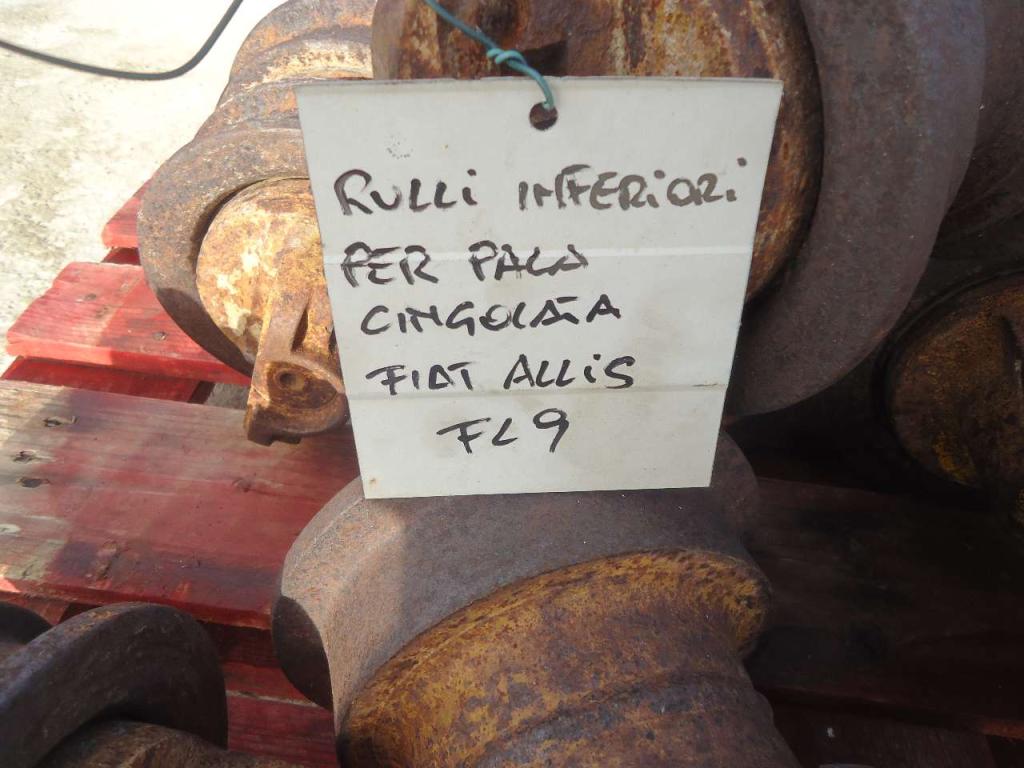 Track rollers for Fiat Allis FL9-100C-AD7-FL8 Photo 5