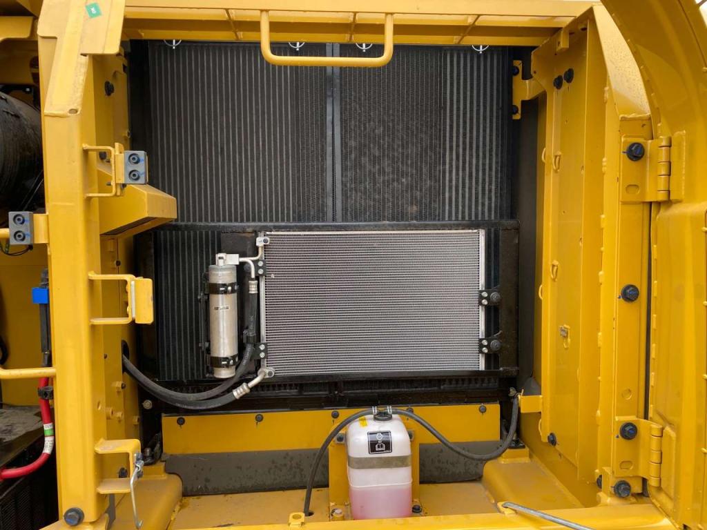 Caterpillar 323D3 Photo 26
