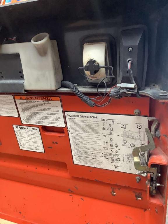 Rear hatch for Bobcat 753 Photo 4