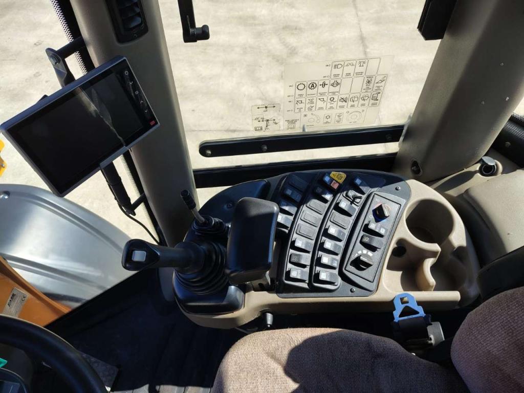 Case 521 F Photo 24