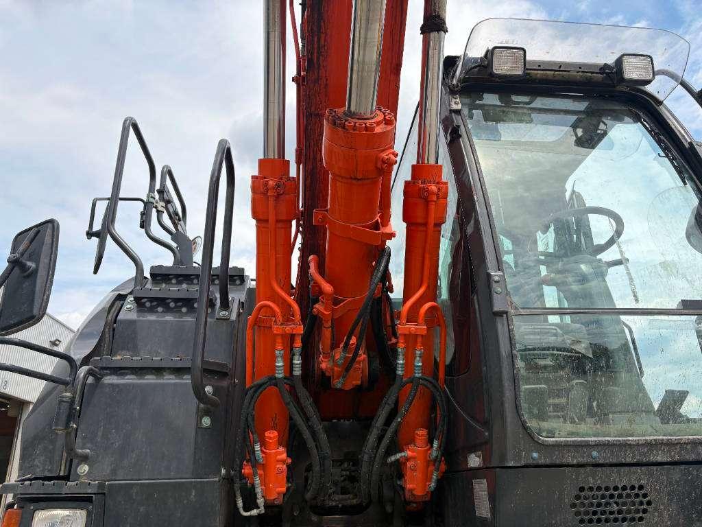 Hitachi ZX140W-6 (3 Pieces available) Photo 16