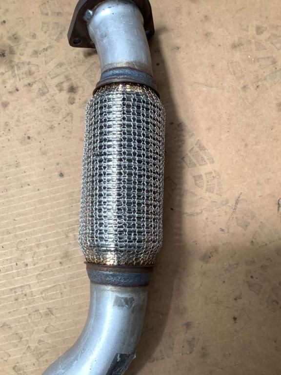 Exhaust manifold Photo 3