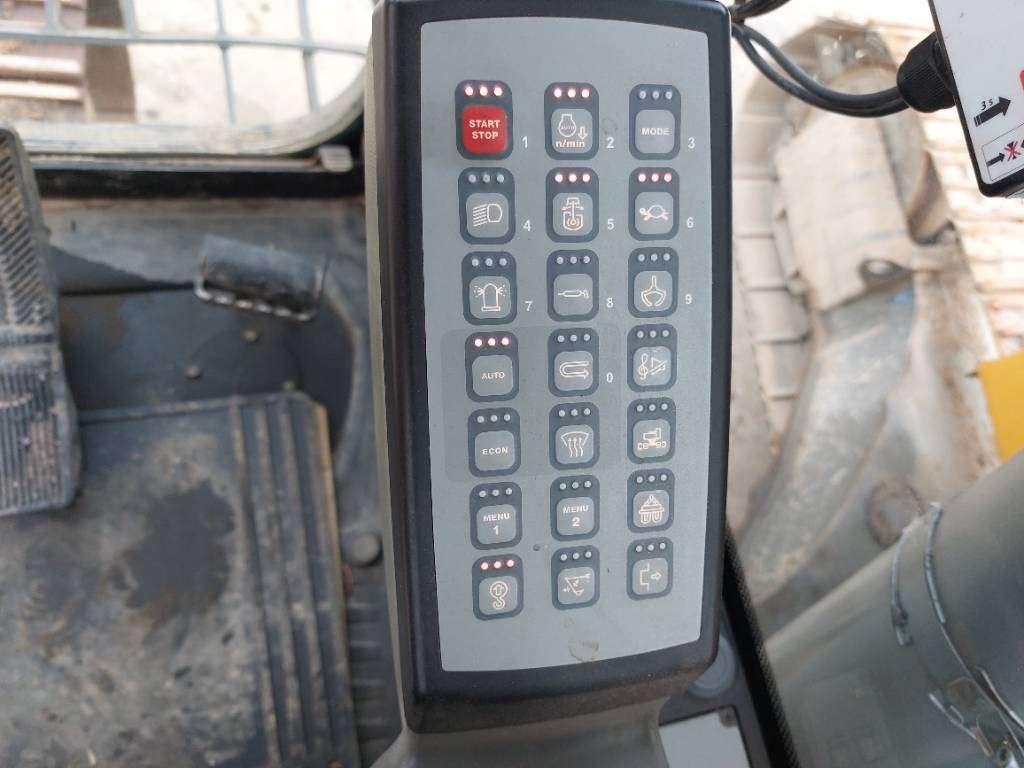 Liebherr R 936 LC Photo 9