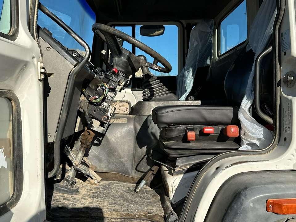 Volvo FL619 4X2 Photo 10