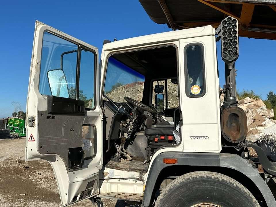 Volvo FL619 4X2 Photo 9