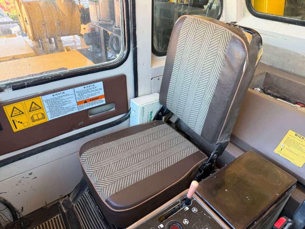 Komatsu HD605-5 - Automatic Greasing / Camera Photo 12
