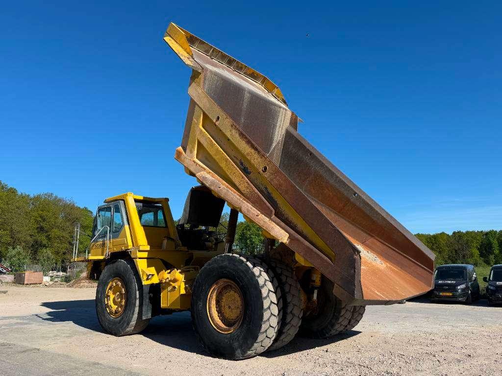 Komatsu HD605-5 - Automatic Greasing / Camera Photo 16