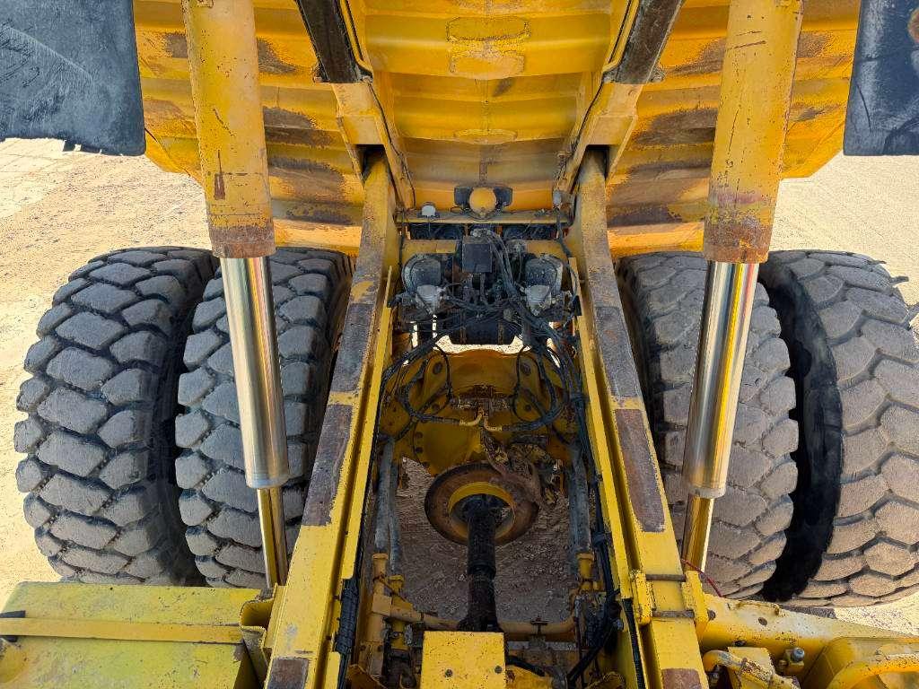 Komatsu HD605-5 - Automatic Greasing / Camera Photo 20
