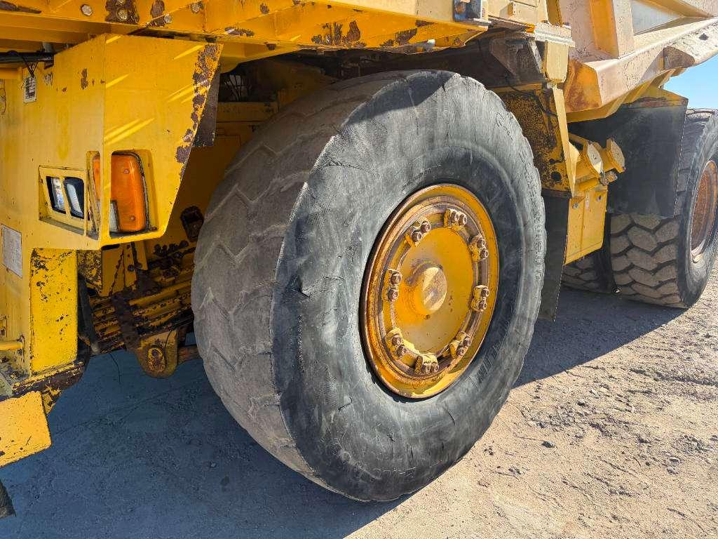 Komatsu HD605-5 - Automatic Greasing / Camera Photo 26