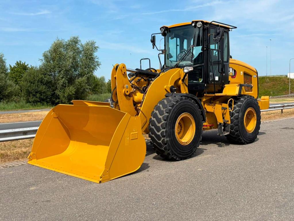 Caterpillar 926M Photo 2