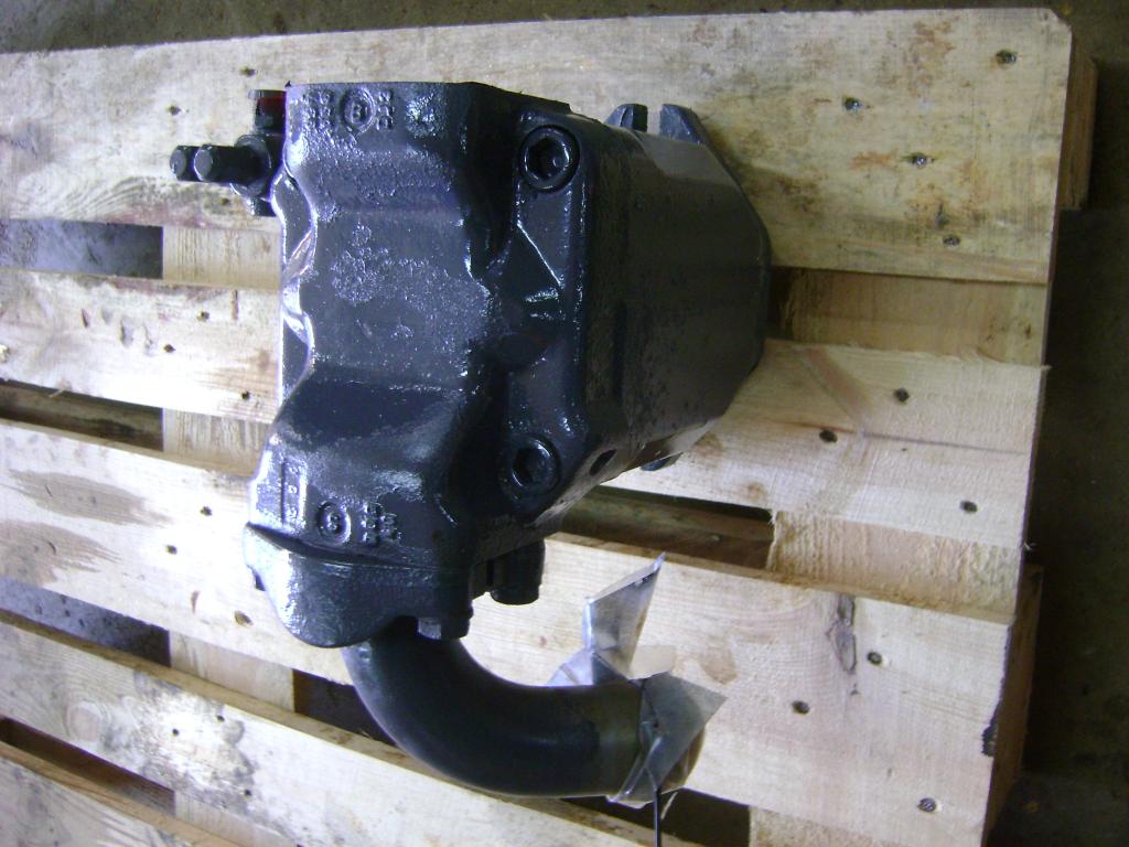 Hydraulic pump for Fiat Kobelco W 130 Photo 2