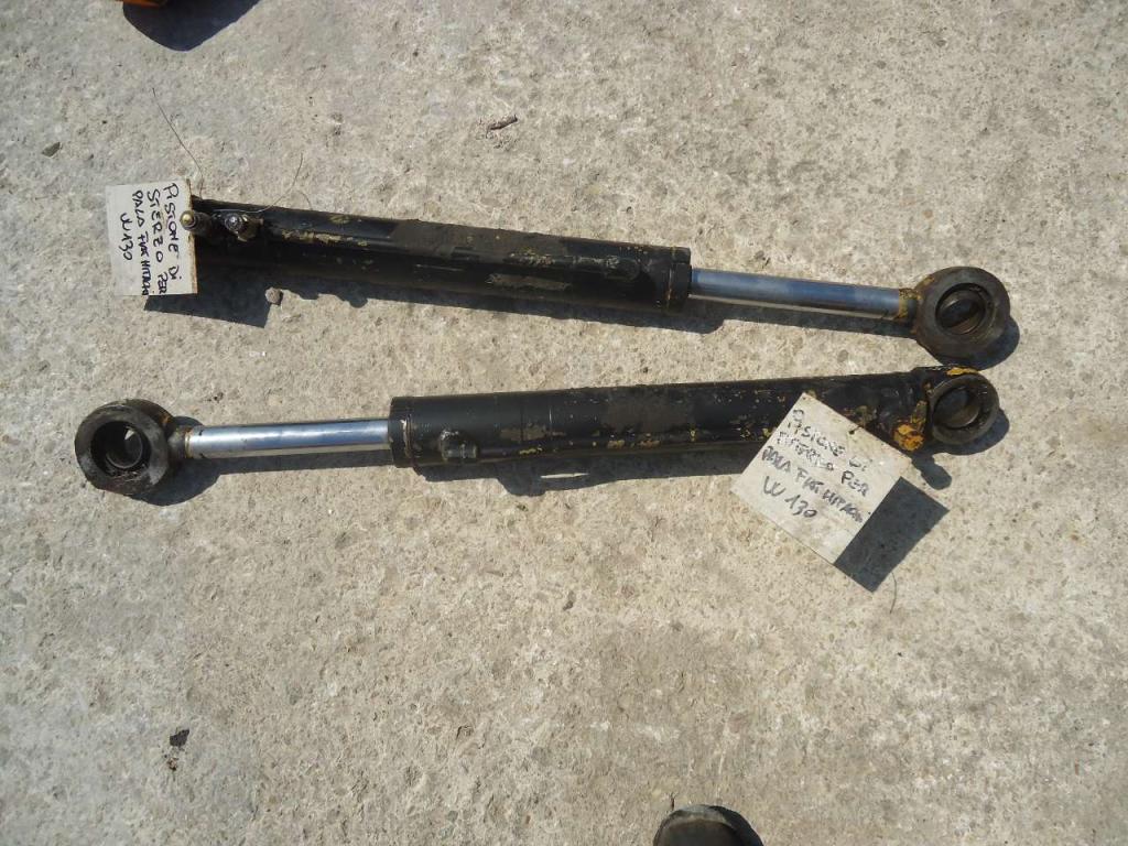 Steering piston for Fiat Hitachi W130 Photo 1