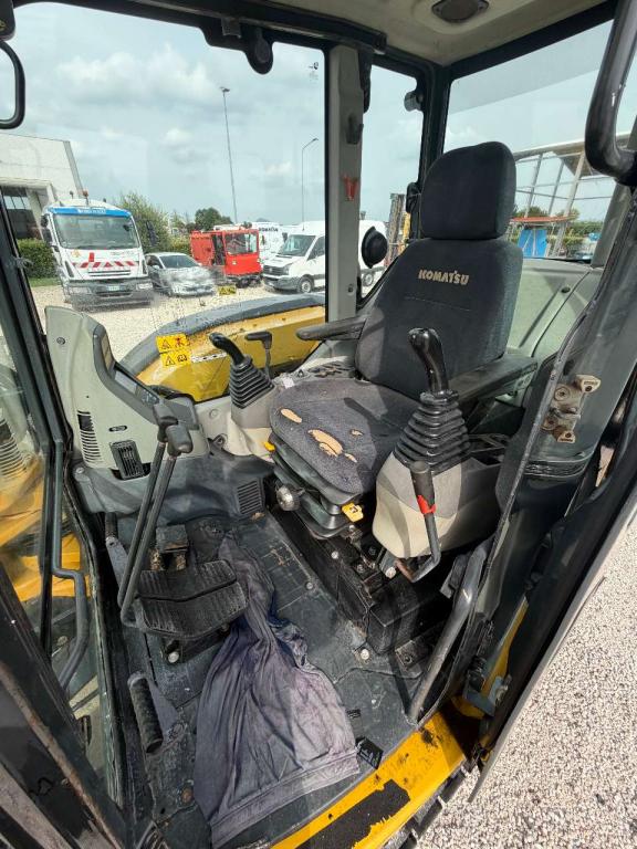 Komatsu PC 88MR-6 Photo 12