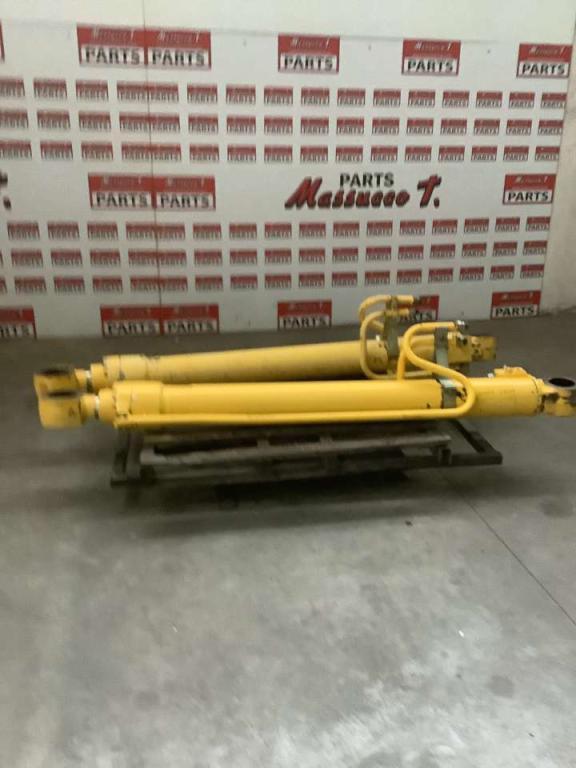 Lifting piston for New Holland E 385 Photo 3