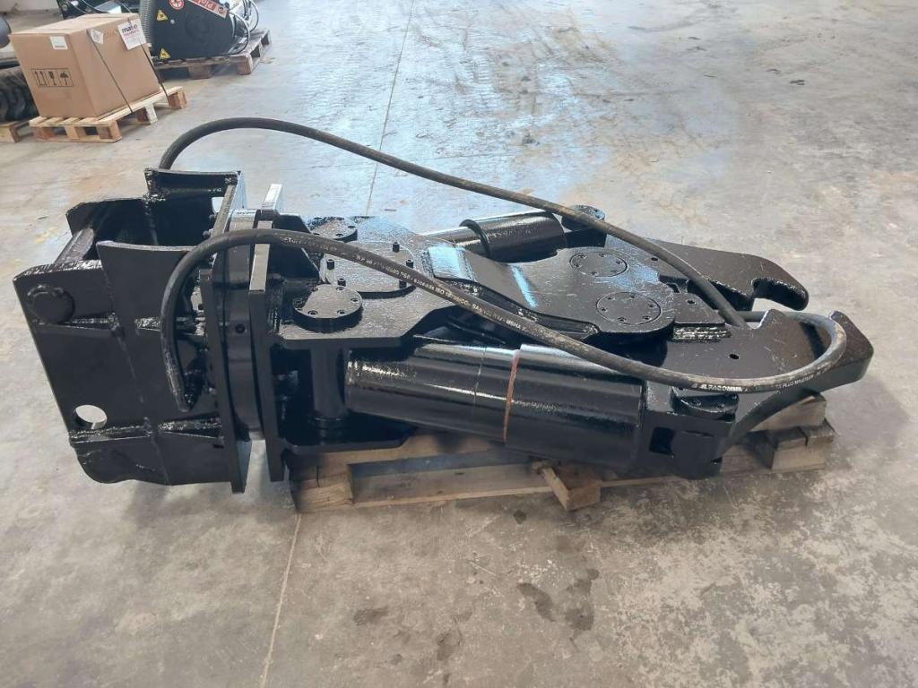 Demolition crusher Photo 2