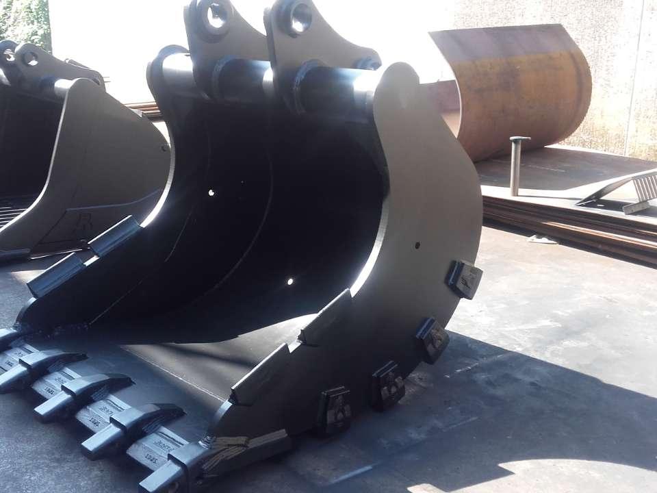Ambrosi Benne Rock bucket Photo 3