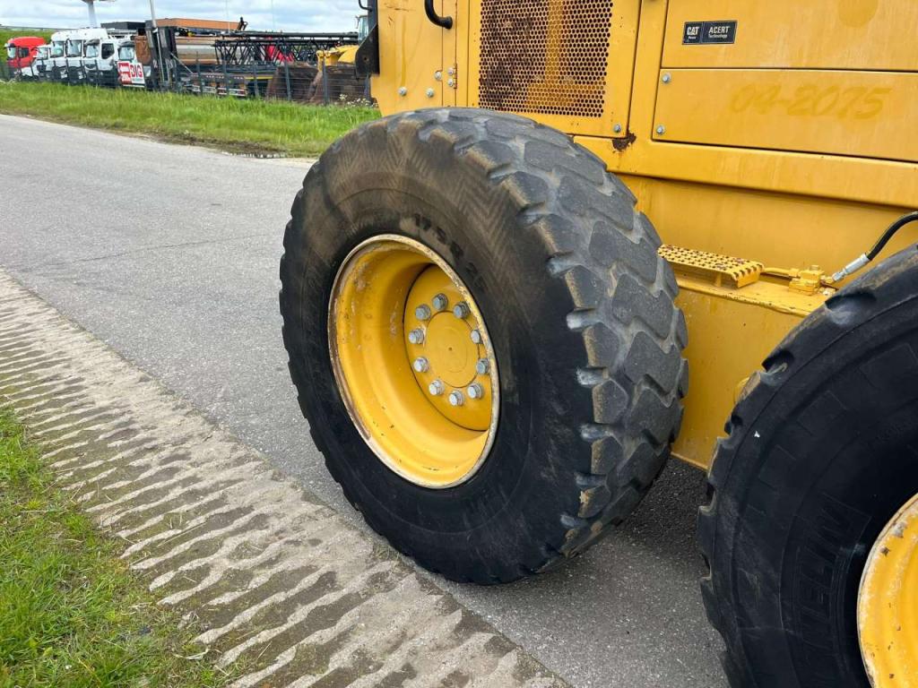Caterpillar 12M Motor Grader Photo 13