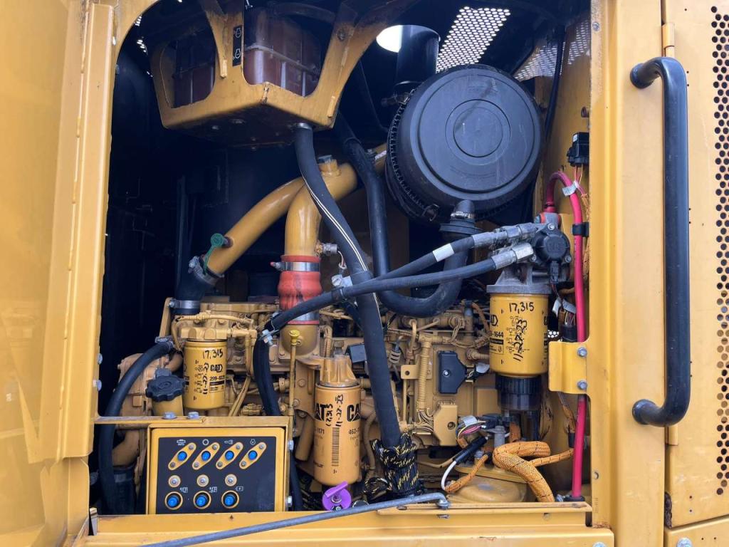 Caterpillar 12M Motor Grader Photo 14