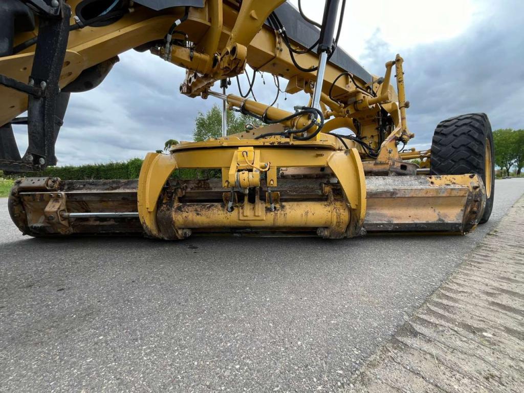 Caterpillar 12M Motor Grader Photo 15