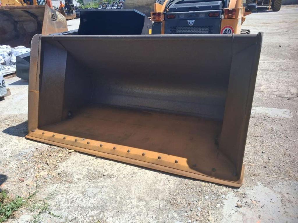 New Holland W170B Photo 1