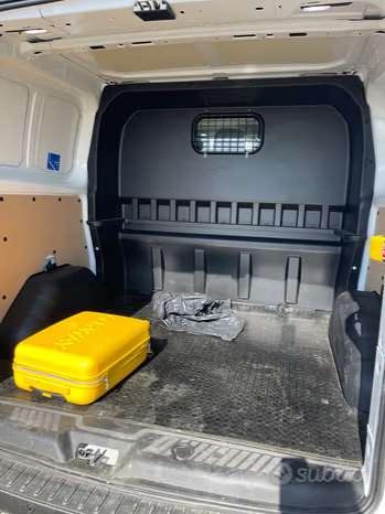 Ford TRANSIT CUSTOM Photo 3