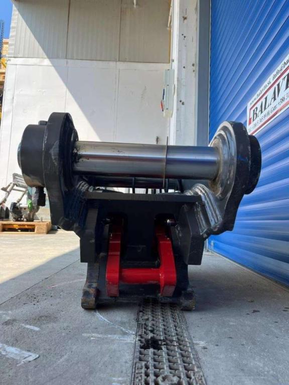 Volvo UNI80 hydraulic quick coupler for 20-26 ton excavators Photo 4