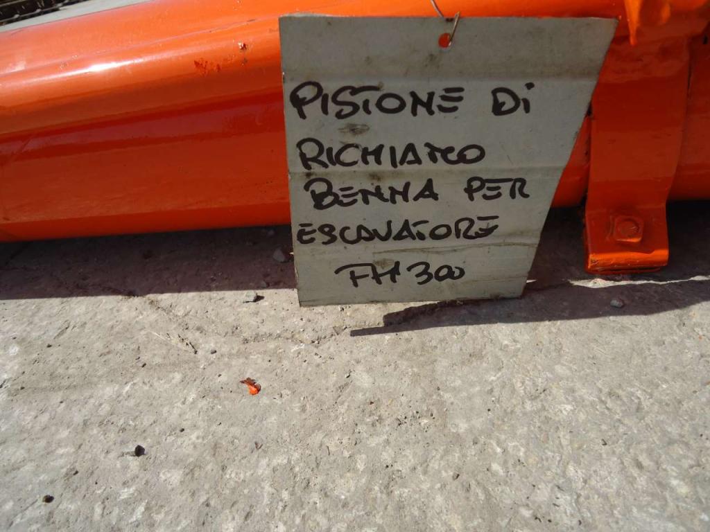 Bucket rotation piston for Fiat Hitachi FH300 Photo 3